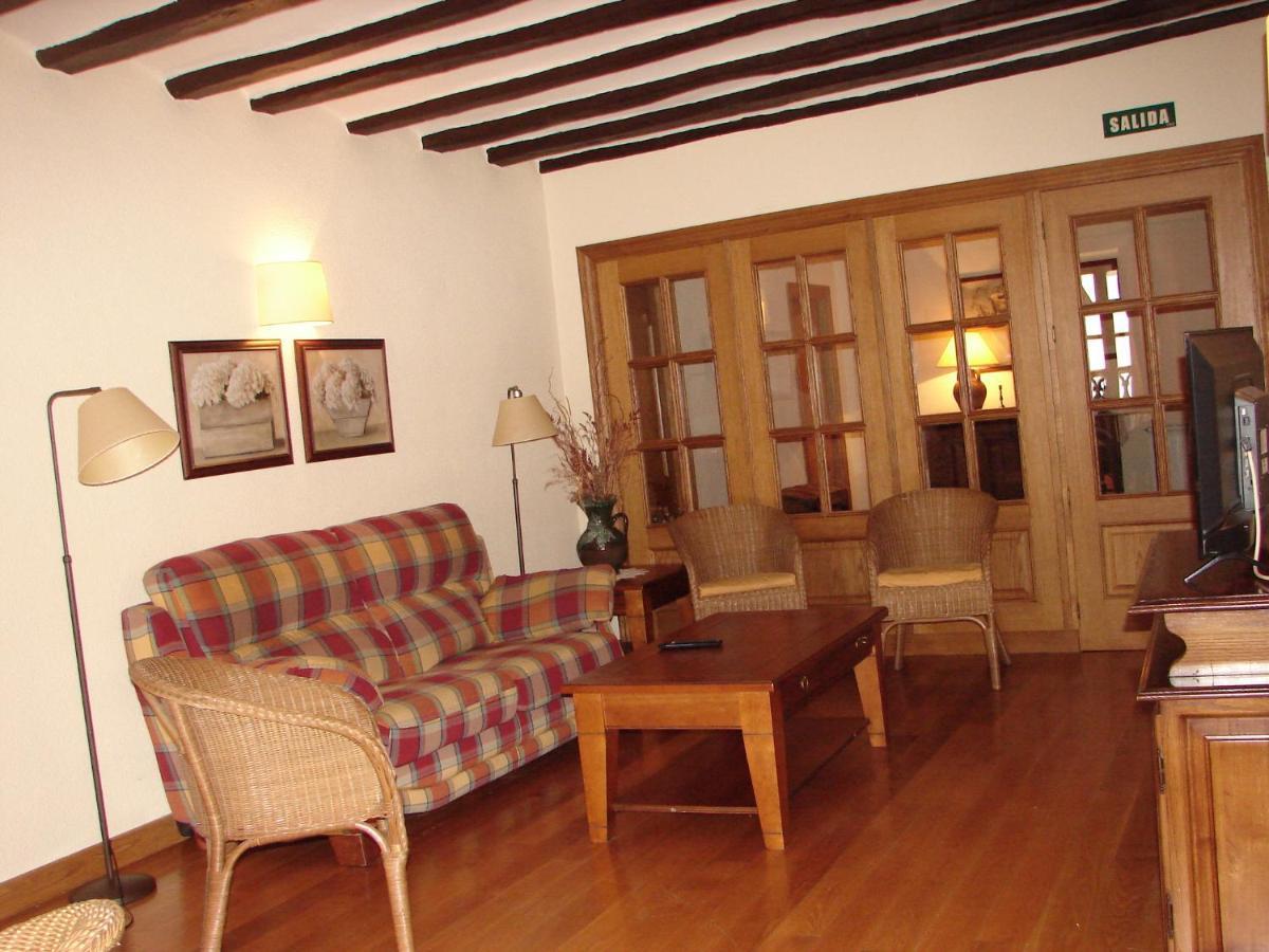 Apartamentos Lazkano I Y II Uharte-Arakil Εξωτερικό φωτογραφία